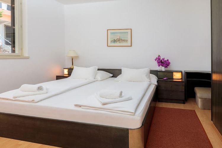 Fontana-Resort-1-bed-vintage-suite