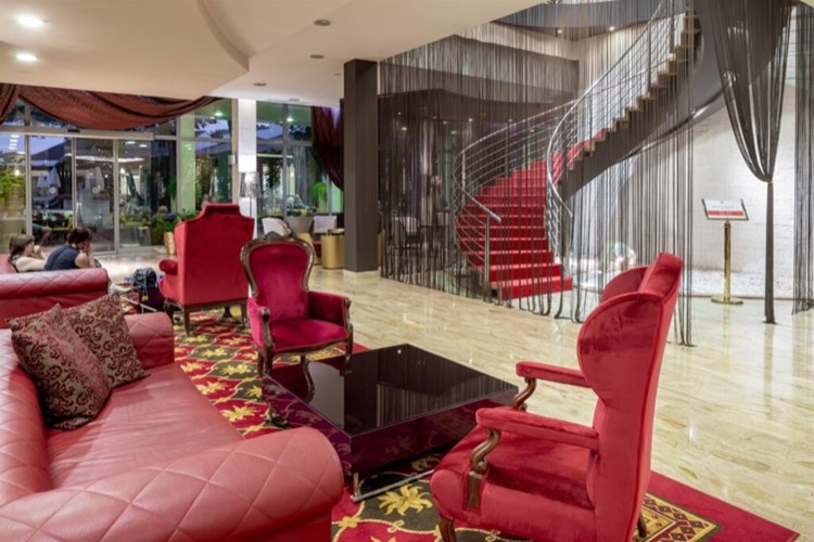 hotel Coral Plava Laguna_Reception-and-lobby