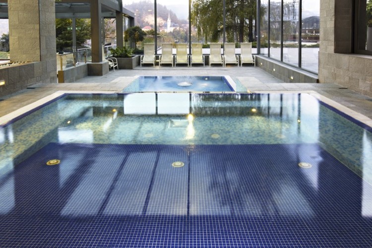 Indoor-pools