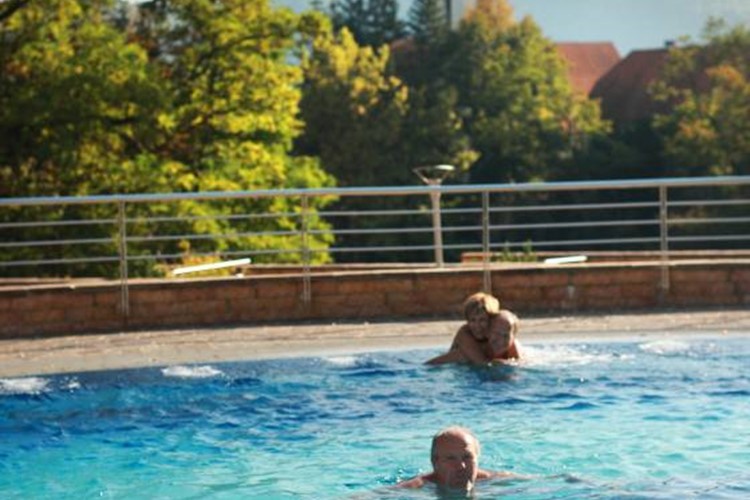 venkovní bazén, hotel Vita