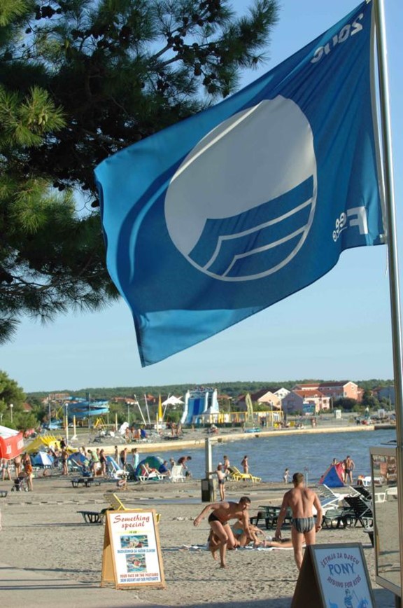 Zaton - modrá vlajka