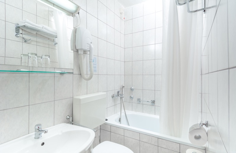 4. Standard Double Room Sea Side - Bathroom_Holiday Village Sagitta
