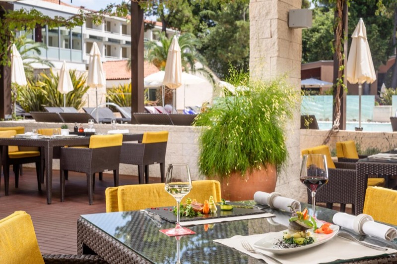 hotel Coral Plava Laguna_Restaurants-bars_Taverna-Mediteran