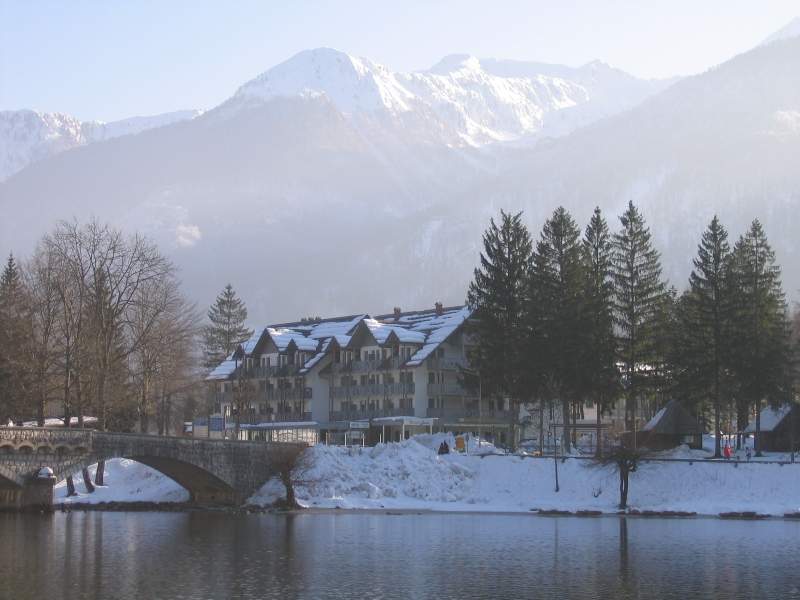Hotel Jezero, zimní období
