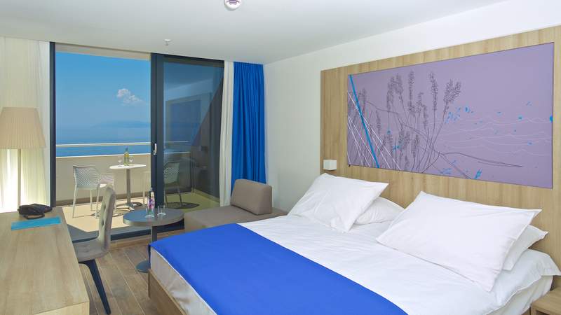 Medora Auri Family Beach Resort - Standard dvoulůžkový pokoj, balkon pohled moře ( CDM)