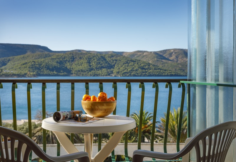 Arkada_Sunny_Hotel_Economy_room_with_balcony_seaside_02_800